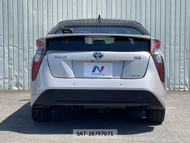 Toyota PRIUS 2018-03 7218437-15