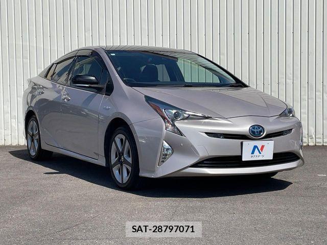 Toyota PRIUS 2018-03 7218437-16