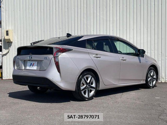 Toyota PRIUS 2018-03 7218437-17