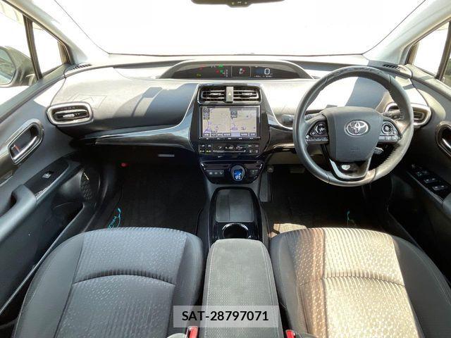 Toyota PRIUS 2018-03 7218437-1