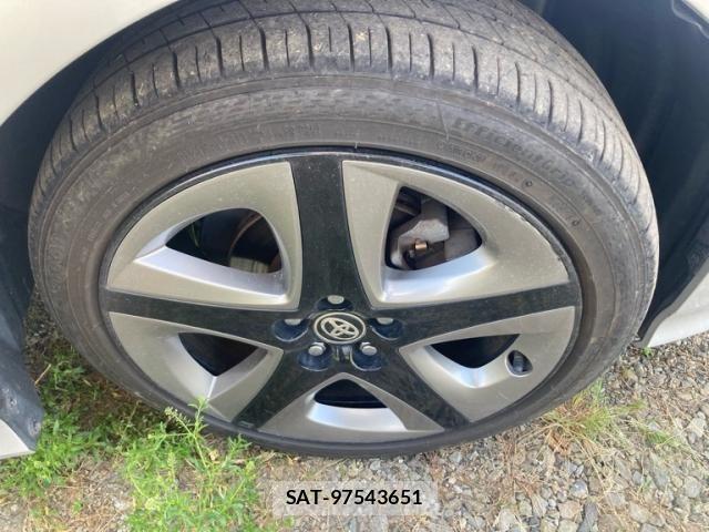 Toyota PRIUS 2021-05 7223869-12