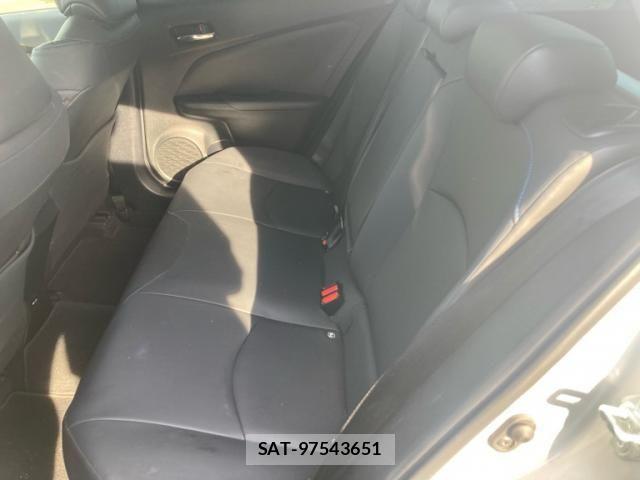 Toyota PRIUS 2021-05 7223869-4