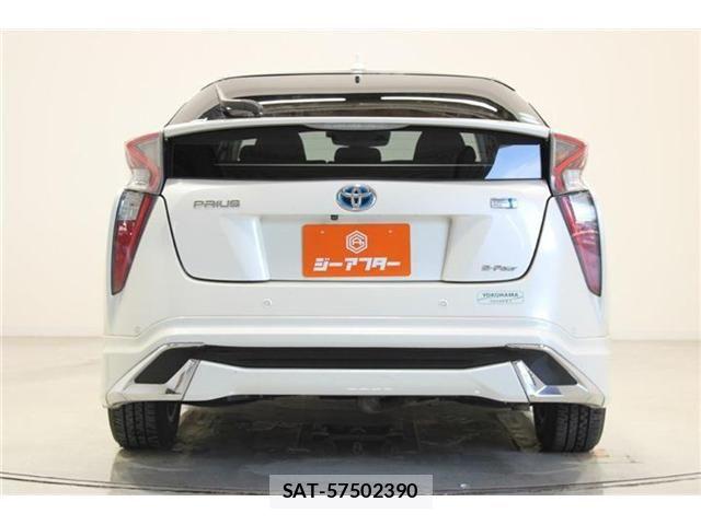 Toyota PRIUS 2016-10 7217274-10