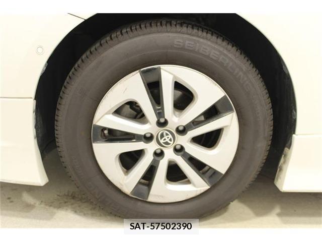 Toyota PRIUS 2016-10 7217274-24
