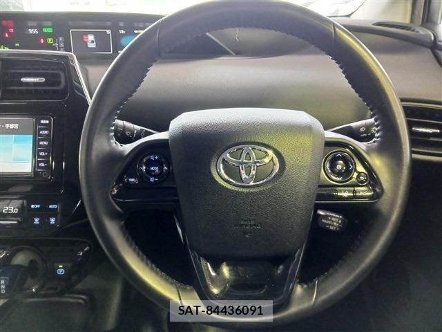 Toyota PRIUS 2021-05 7223868-9