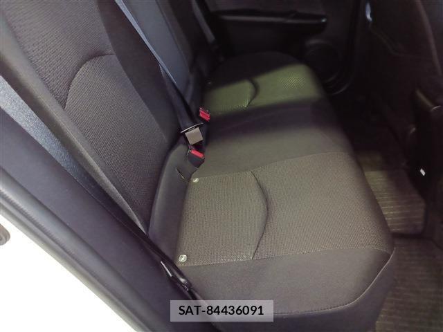 Toyota PRIUS 2021-05 7223868-16