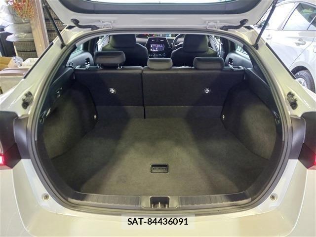 Toyota PRIUS 2021-05 7223868-19
