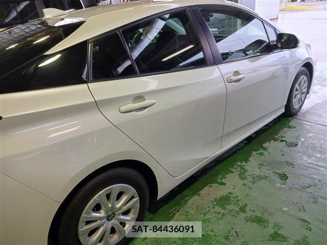 Toyota PRIUS 2021-05 7223868-3