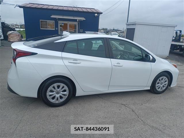 Toyota PRIUS 2021-05 7223868-4