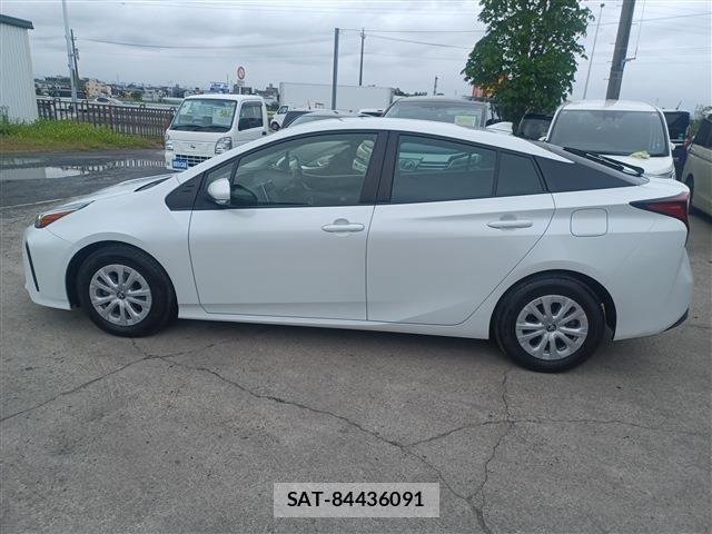 Toyota PRIUS 2021-05 7223868-5