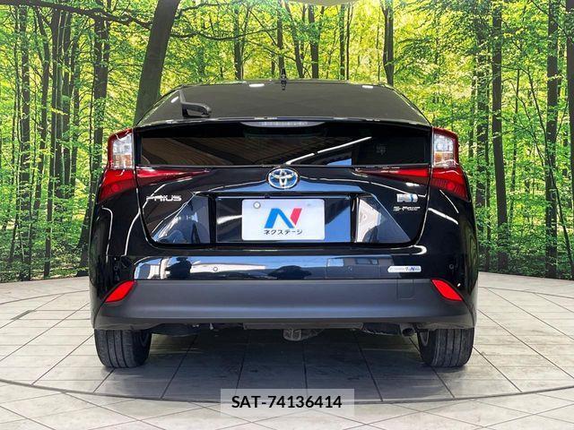 Toyota PRIUS 2022-05 7223872-14