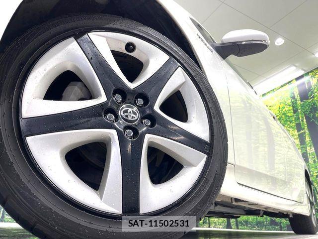 Toyota PRIUS 2016-08 7251977-12