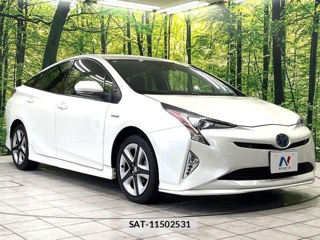 Toyota PRIUS 2016-08 7251977-16