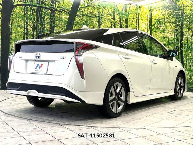 Toyota PRIUS 2016-08 7251977-17