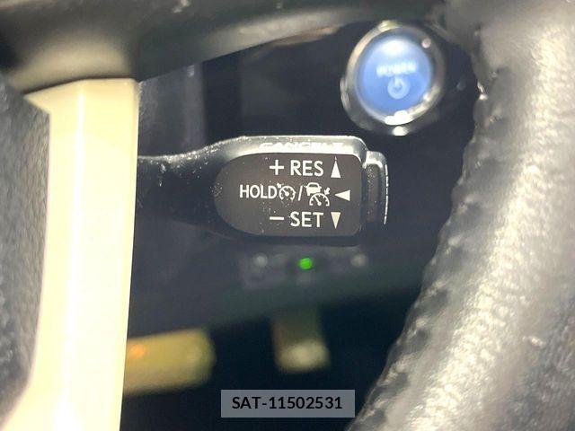Toyota PRIUS 2016-08 7251977-6