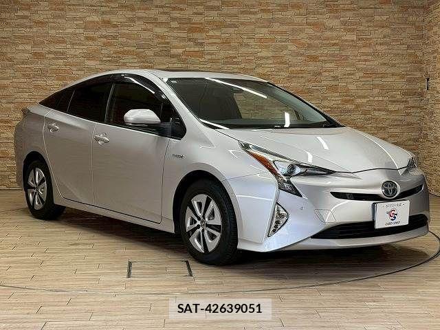 Toyota PRIUS 2015-12 7250446-14