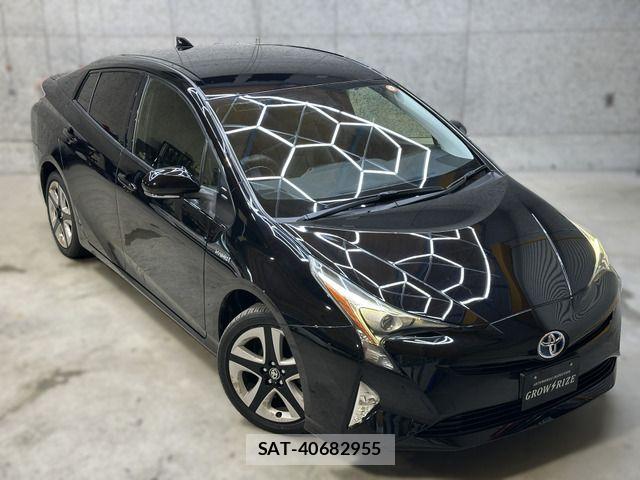 Toyota PRIUS 2016-01 7272745-12