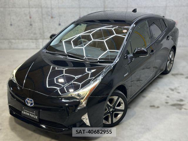 Toyota PRIUS 2016-01 7272745-14