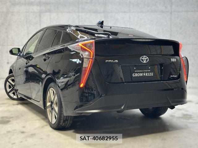 Toyota PRIUS 2016-01 7272745-4