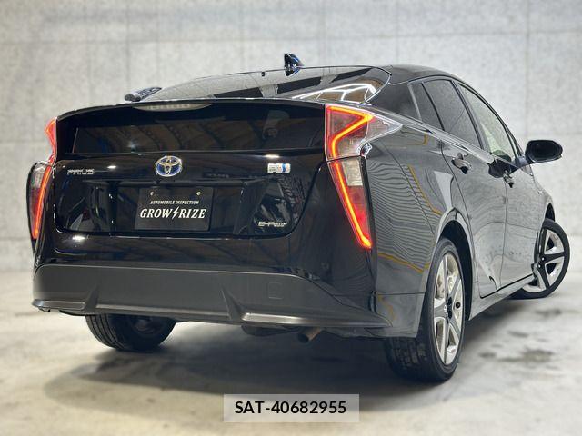 Toyota PRIUS 2016-01 7272745-6