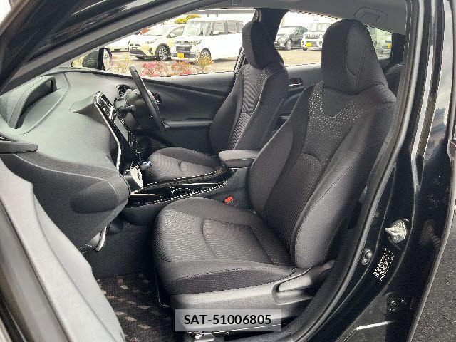 Toyota PRIUS 2018-03 7272743-18