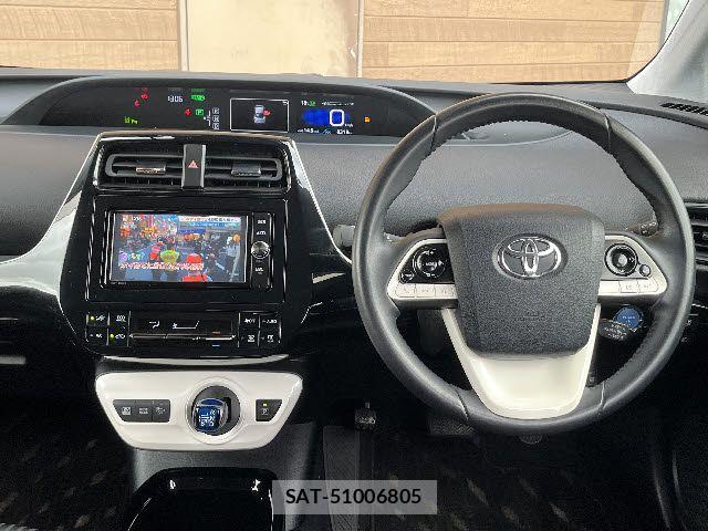Toyota PRIUS 2018-03 7272743-1