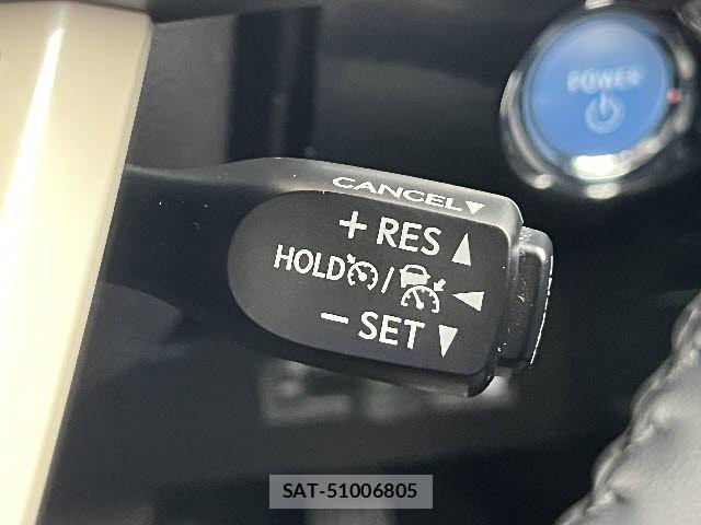 Toyota PRIUS 2018-03 7272743-21