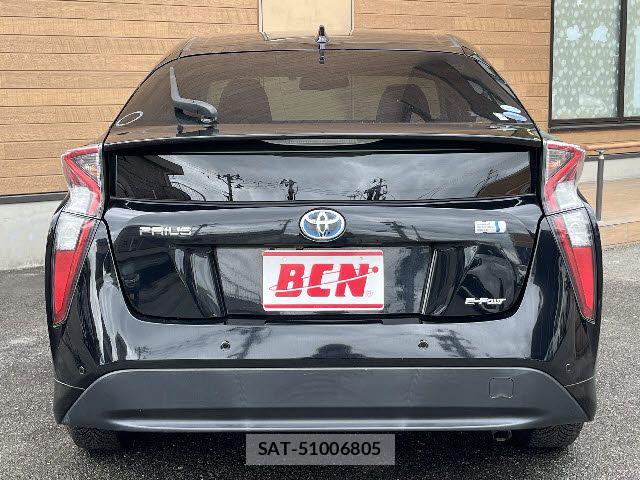Toyota PRIUS 2018-03 7272743-25