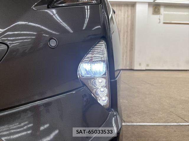 Toyota PRIUS 2016-06 7329512-13
