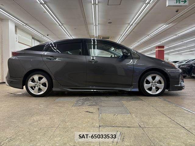 Toyota PRIUS 2016-06 7329512-17