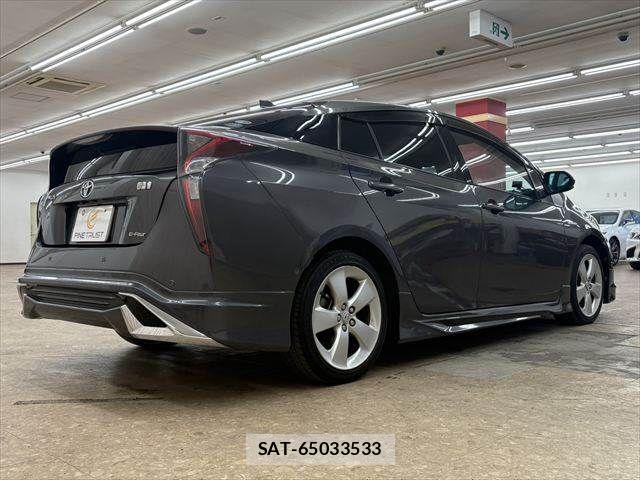 Toyota PRIUS 2016-06 7329512-19