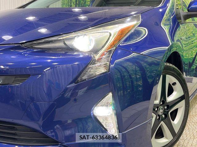 Toyota PRIUS 2016-08 7329499-12