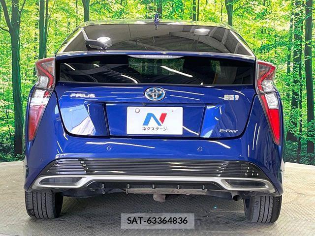 Toyota PRIUS 2016-08 7329499-15