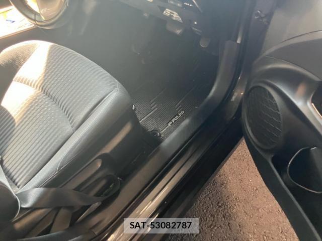 Toyota PRIUS 2016-03 7329516-12