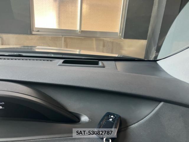 Toyota PRIUS 2016-03 7329516-18