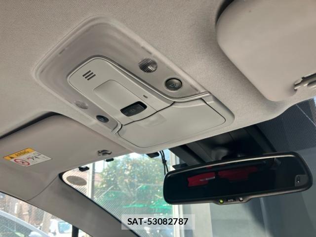 Toyota PRIUS 2016-03 7329516-19