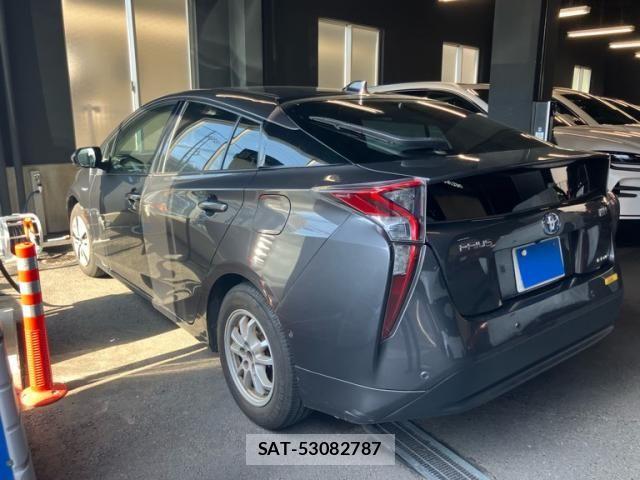 Toyota PRIUS 2016-03 7329516-2