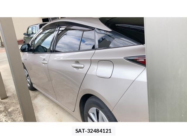 Toyota PRIUS 2016-03 7329519-10