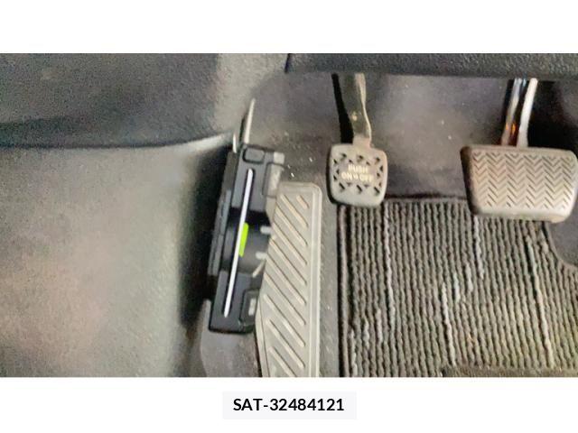 Toyota PRIUS 2016-03 7329519-21