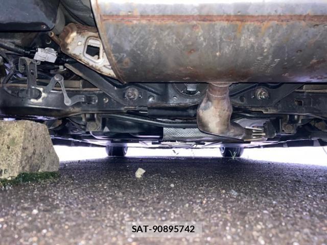 Toyota PRIUS 2016-02 7329515-11