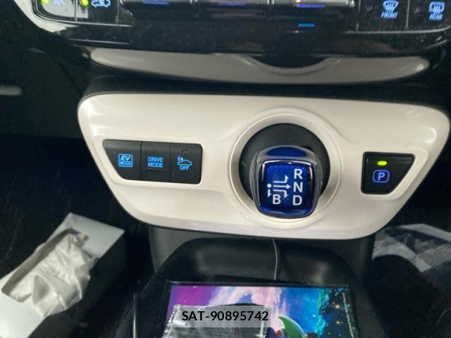 Toyota PRIUS 2016-02 7329515-21