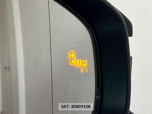 Toyota PRIUS 2023-03 7329489-4