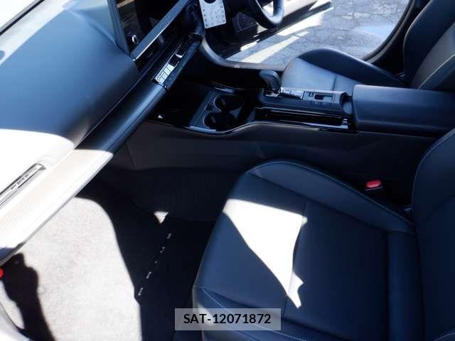 Toyota PRIUS 2023-05 7359404-10
