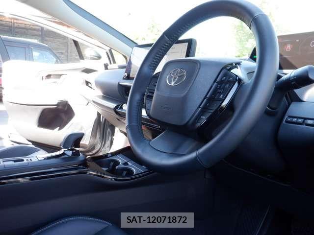 Toyota PRIUS 2023-05 7359404-15