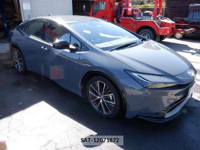 Toyota PRIUS 2023-05 7359404-1