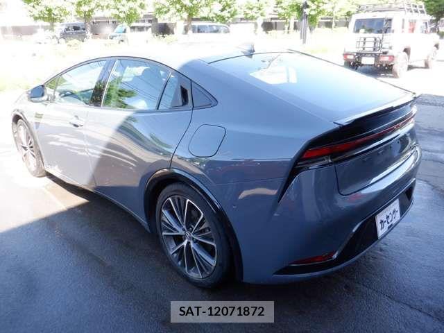 Toyota PRIUS 2023-05 7359404-4