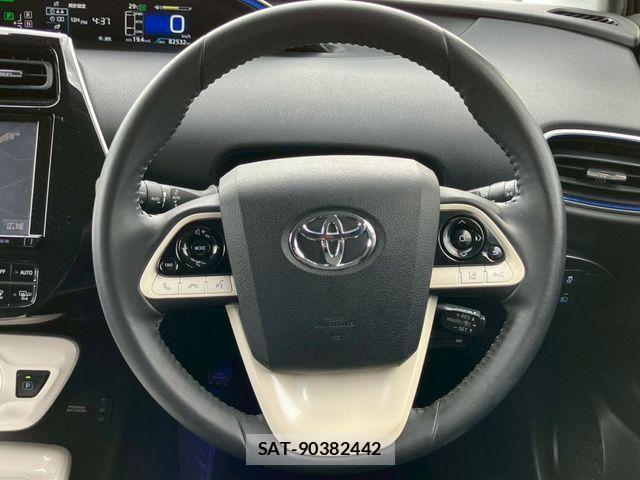 Toyota PRIUS 2016-01 7359413-16