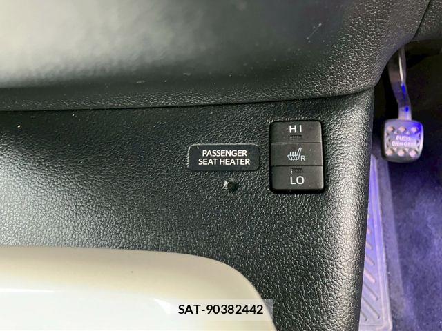 Toyota PRIUS 2016-01 7359413-25