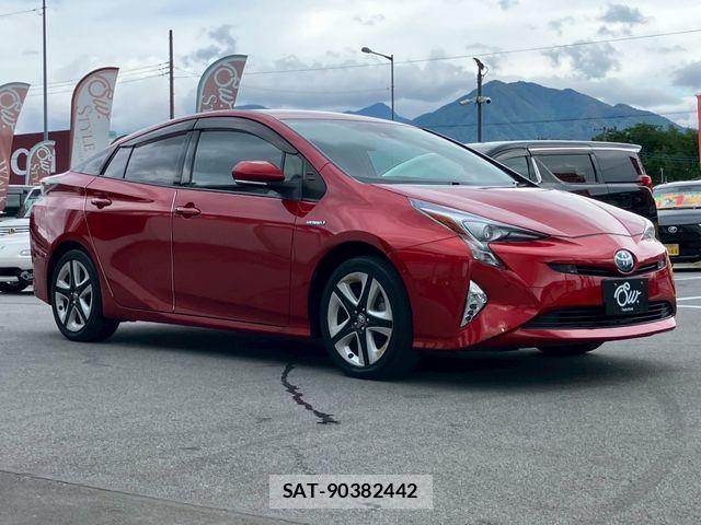 Toyota PRIUS 2016-01 7359413-2