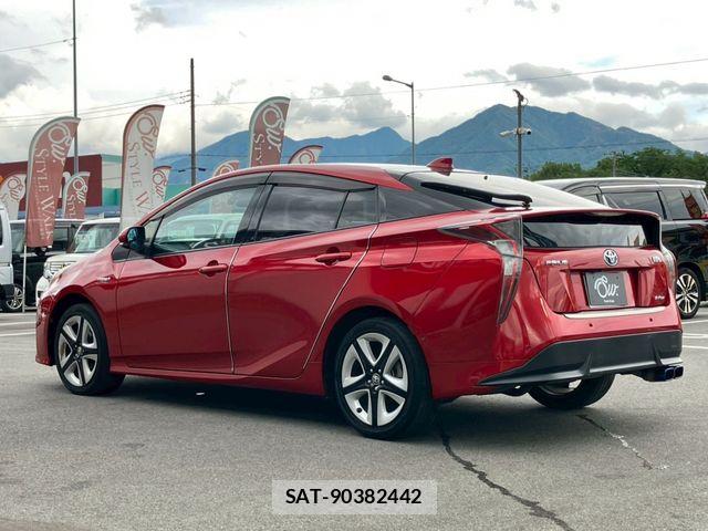 Toyota PRIUS 2016-01 7359413-6